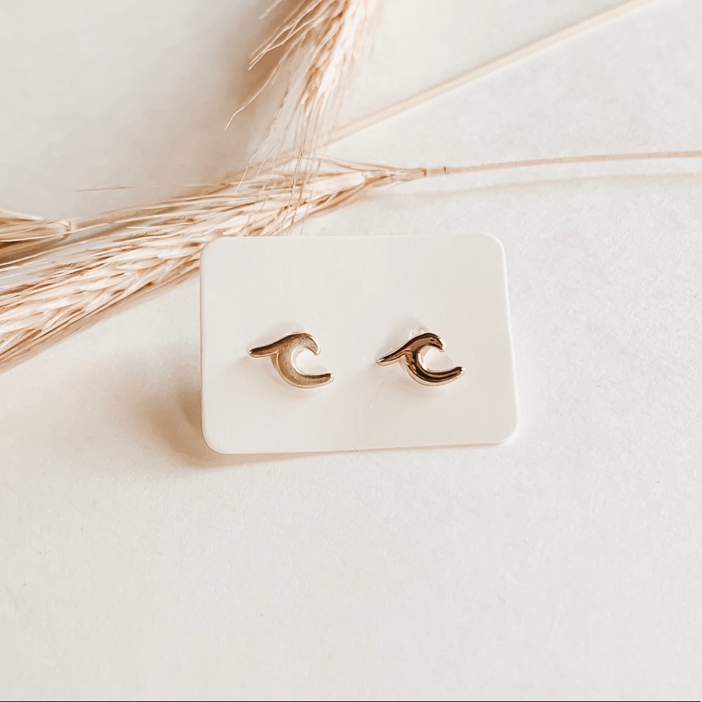 Gold Ocean Wave Summer Simple Stud Earrings